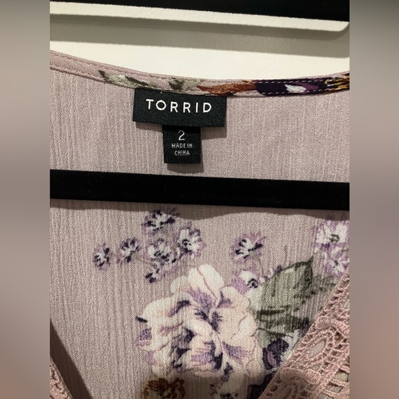 TORRID S2 Floral Peasant Top - Picture 2 of 5